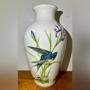 1980 Franklin Porcelain the Meadow land Bird Vase by Basil limited edition